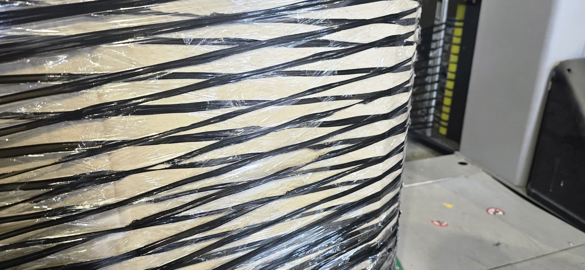 Reinforced Tiger stretch film — close-up of the woven bands